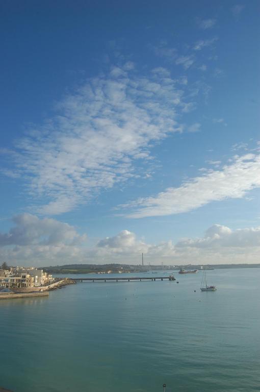 Water'S Edge Hotel Birżebbuġa Oda fotoğraf